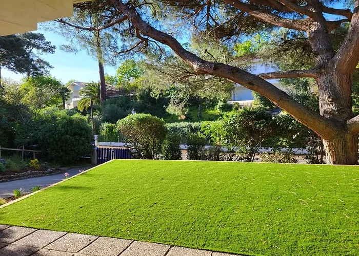 Kerjoa - Maison Familiale Avec Grand Jardin *