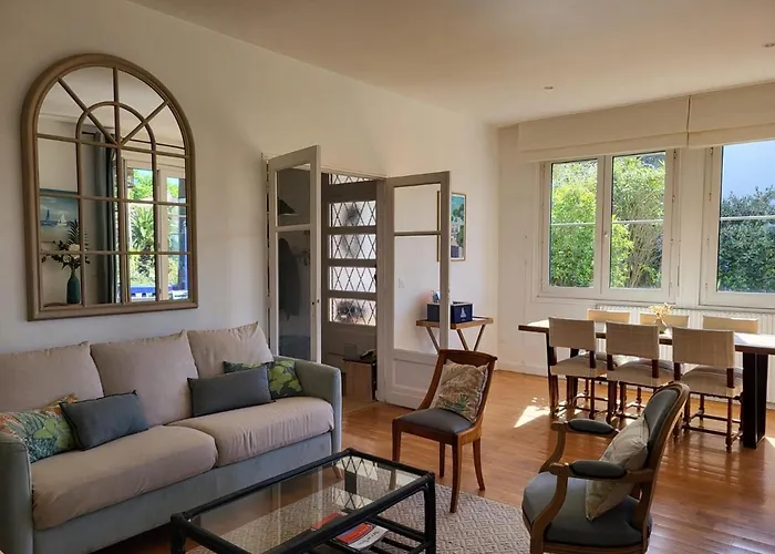 Kerjoa - Maison Familiale Avec Grand Jardin *